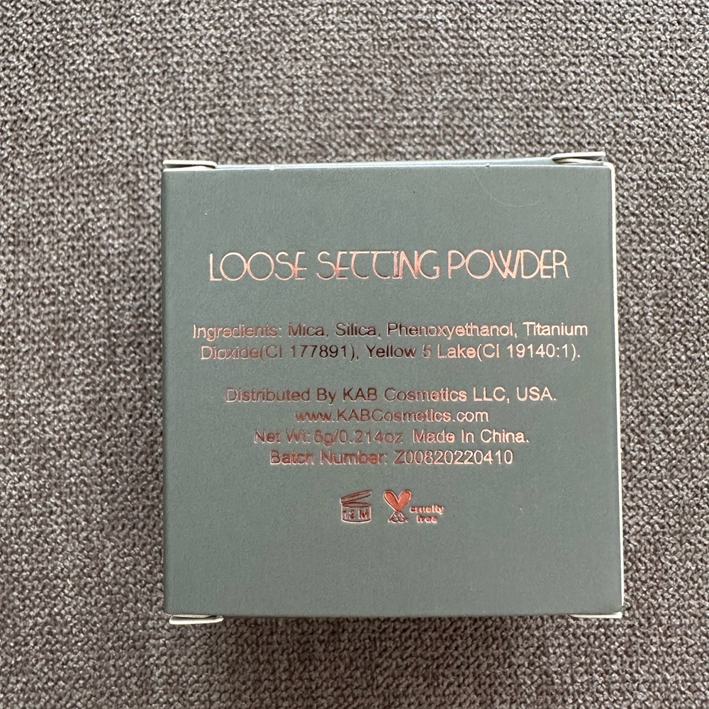 KAB Cosmetics Setting Powder Translucent *New* - Picture 3 of 4